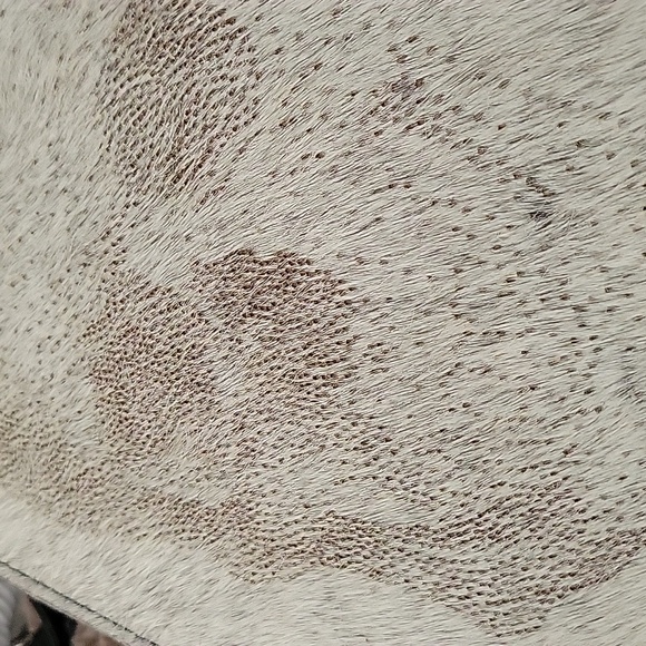 Skull Design iPad Crossbody Bag - Gray - Picture 4 of 5